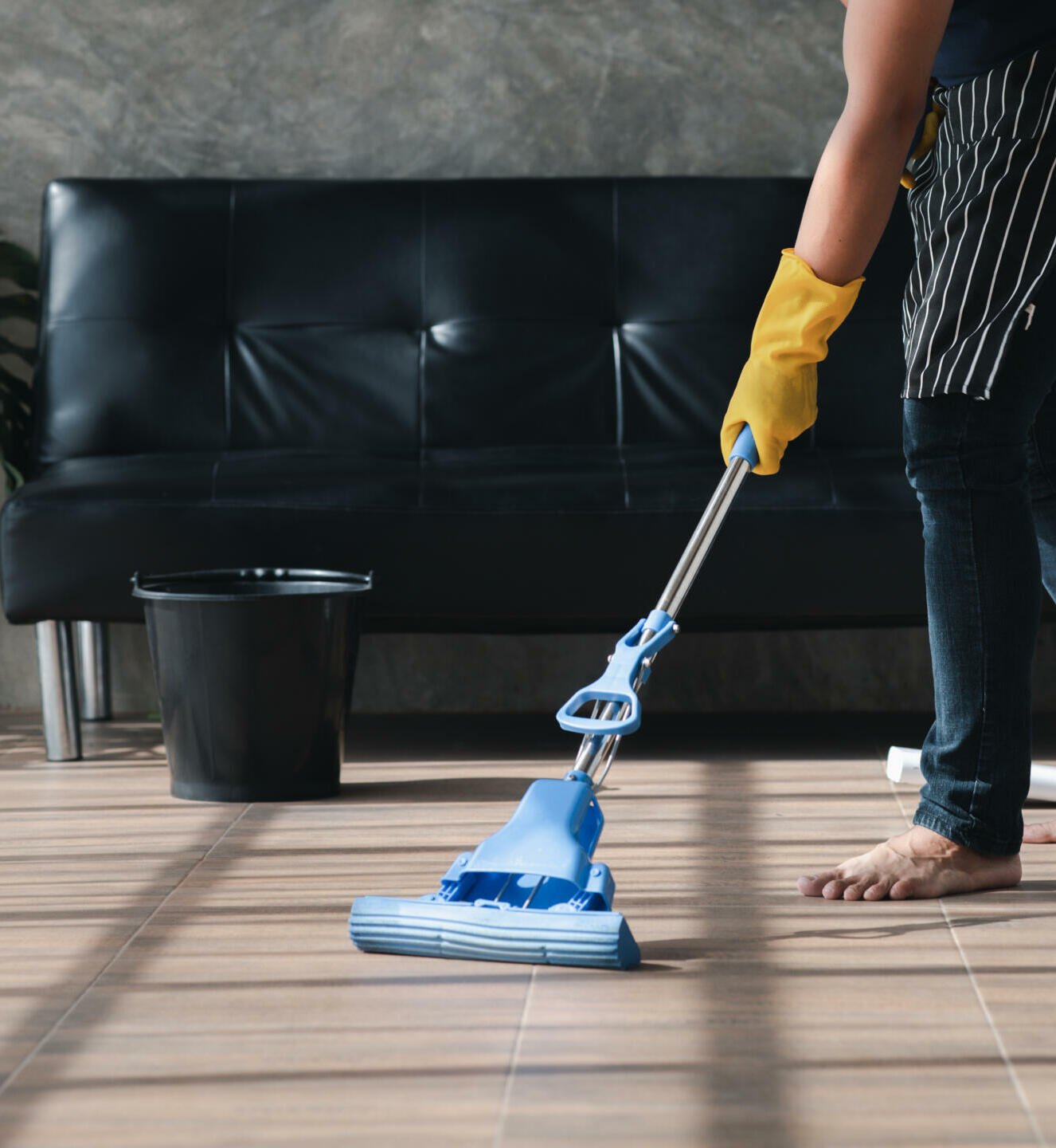 floor cleaning services by Dubaiclean