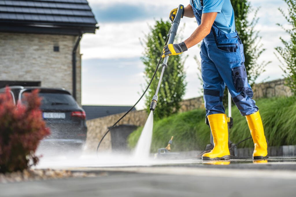 pressure washing services in dubai by dubaiclean,ae