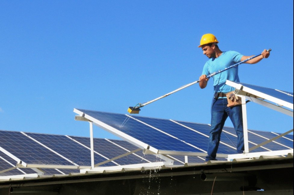 solar panel cleaning services dubai by dubaicleanae 4